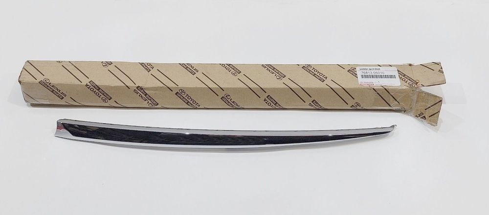 LISTWA CHROM KLAPY TYŁ PRAWA AVENSIS III T27 SEDAN LIFT