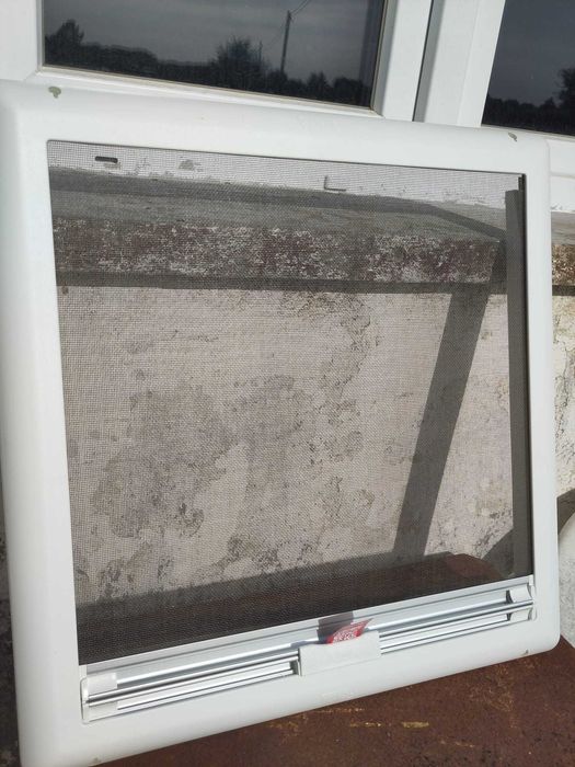 FIAMMA Escurecedor e Mosquiteira para claraboia 50x50