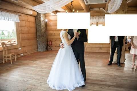 Biała suknia ślubna