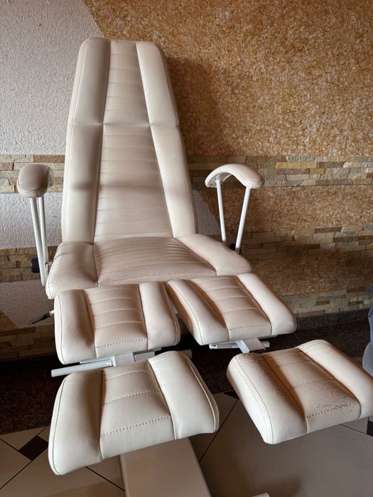 Крісло педикюрне