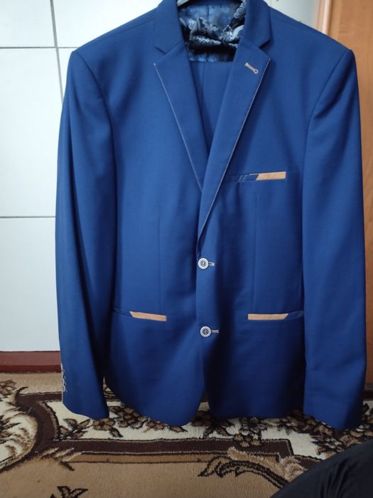 Костюм чоловічий