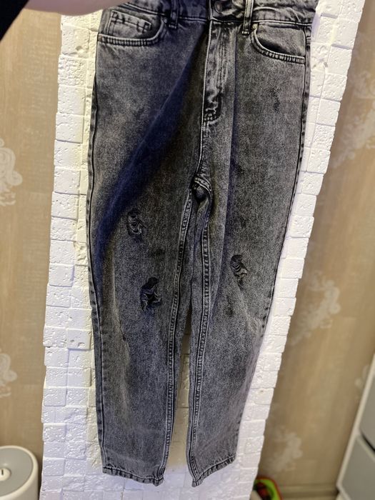 Жіночі джинси мом