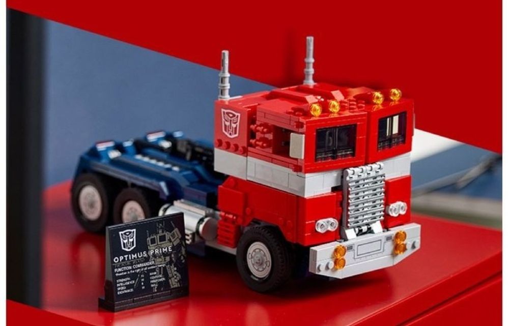 ‼️ РОЗПРОДАЖ ‼️ Конструктор lego optimus prime 
Новий, у коробці: 1299
