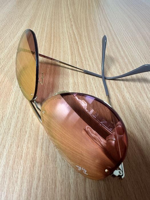 Vendo Oculos de Sol Ray Ban em tom tosa e dourado