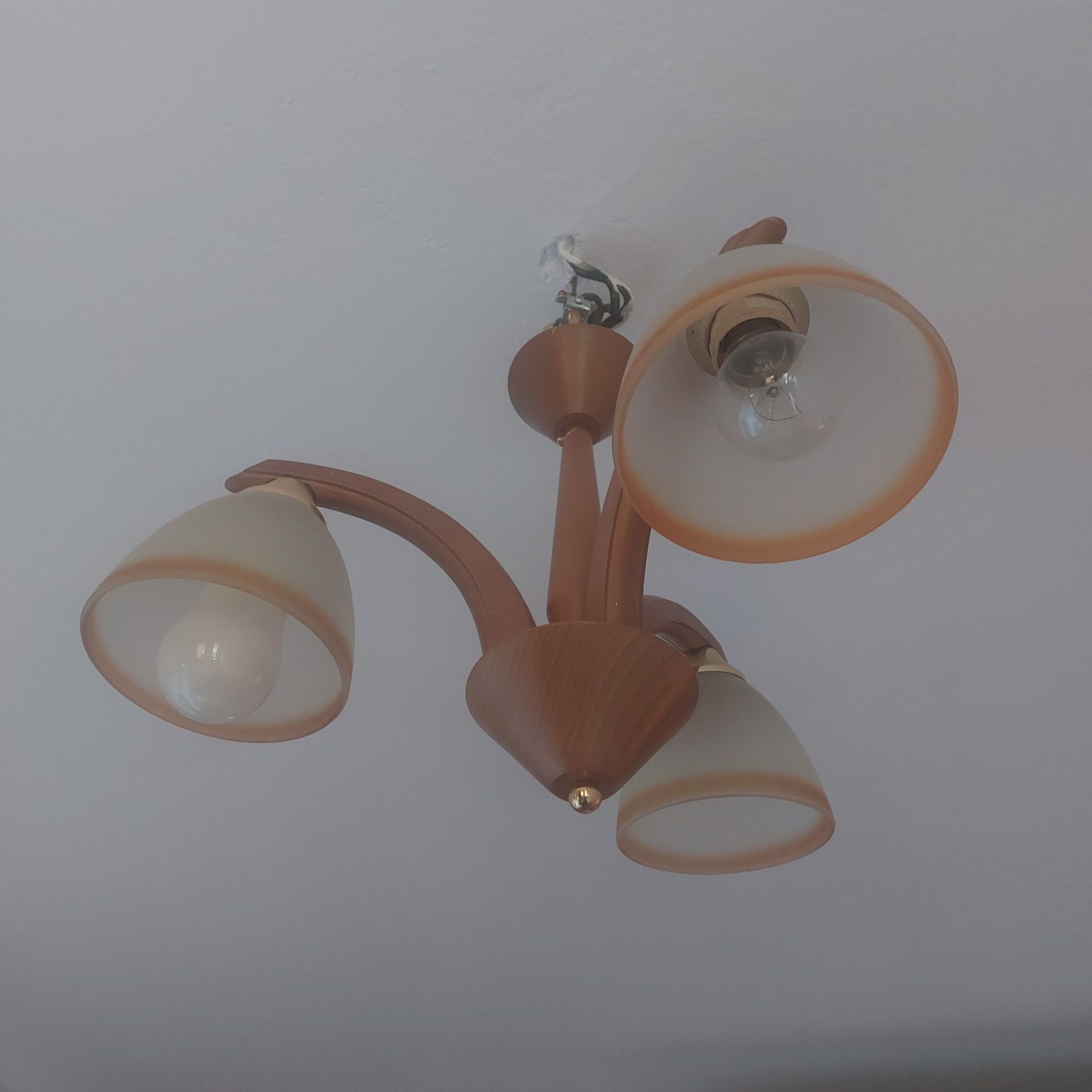Żyrandol drewniany