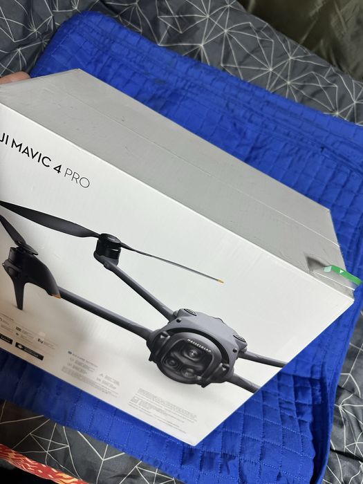 DJI Mavic 4 Pro Fly More Combo + Smart Controller