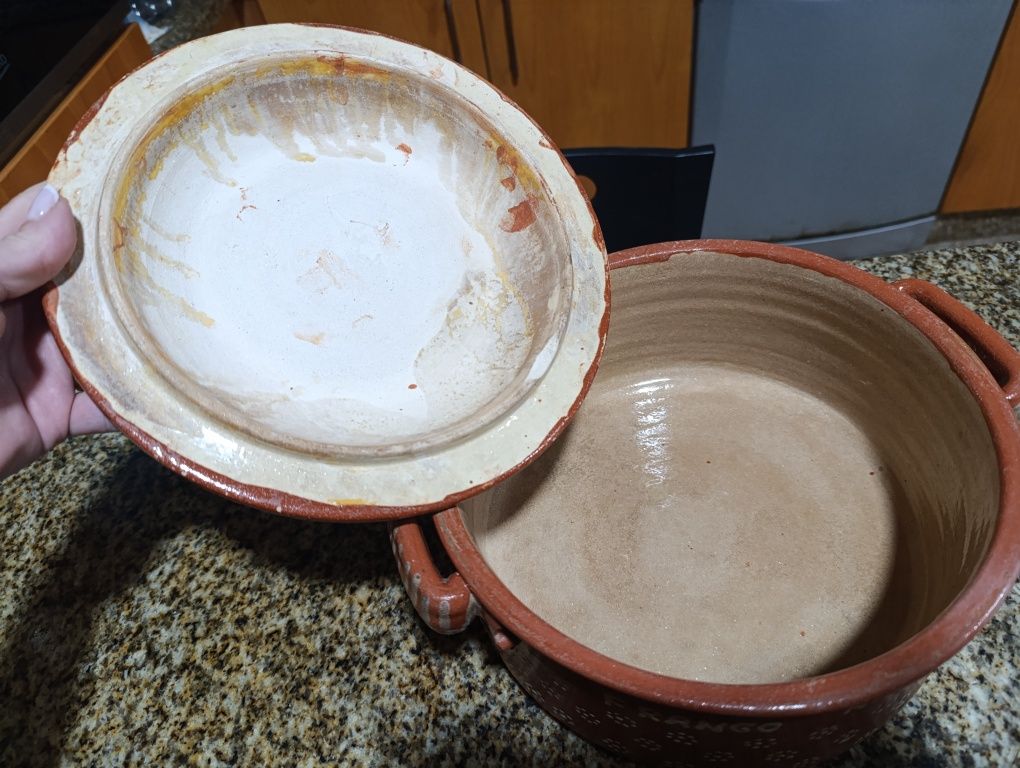 Púcara antiga de barro