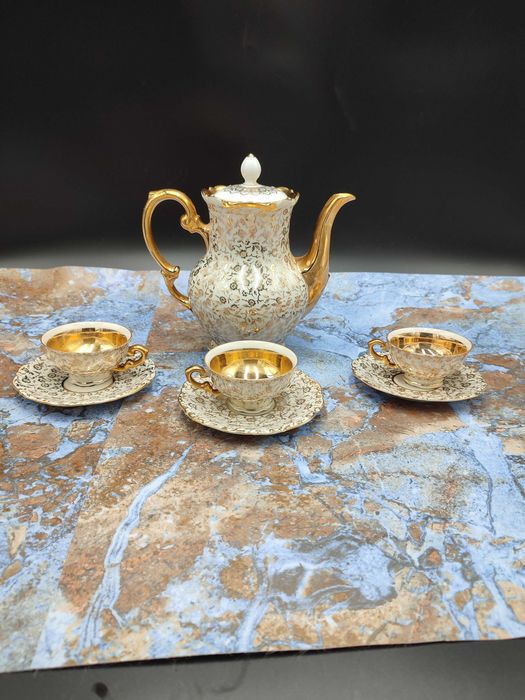 Śliczny porcelanowy Dzbanek  + 3x Duo bogato złocone - Design -  2841