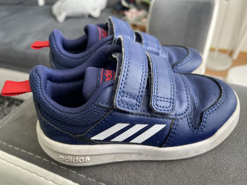 Buty sportowe dziecięce adidas granatowe 23