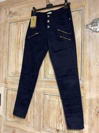 nowe spodnie Diverse bryczesy cygaretki granatowe jeans elastyczne