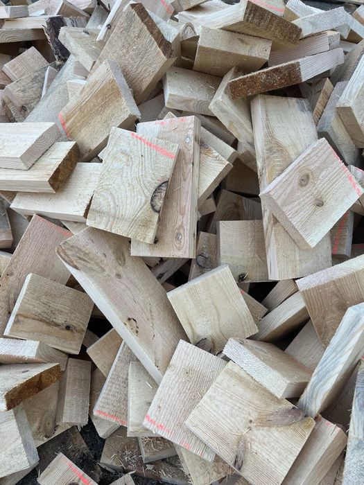 Drewno rozpałkowe, opałowe, workowane.
