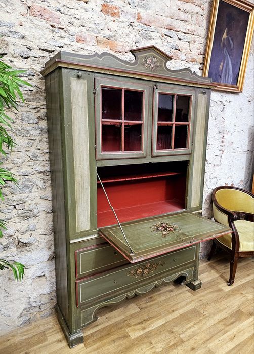 XIX-wieczny kredens/sekretarzyk – unikatowy antyk z duszą