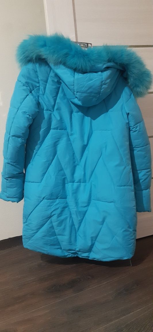 Куртка зимняя,пальто,дутик,пуховик с натуральным мехом опушкой
