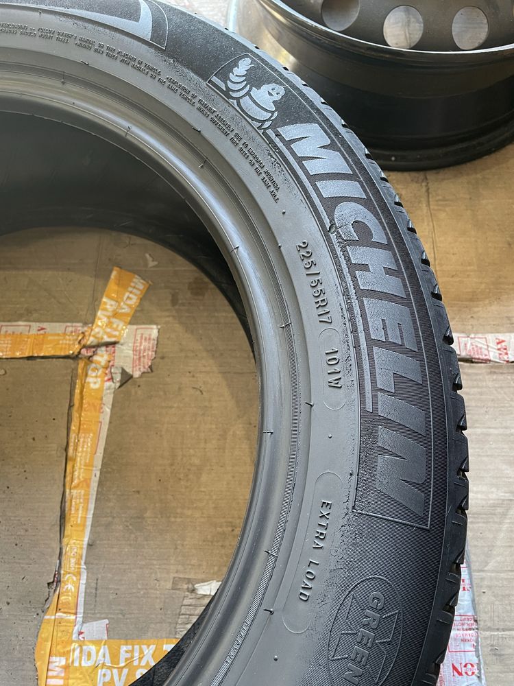 225/55/17 R17 Michelin primacy 3 ;)