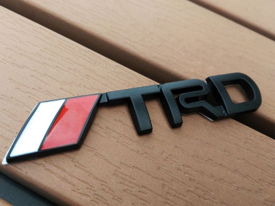 Emblema Toyota TRD / Nissan Nismo