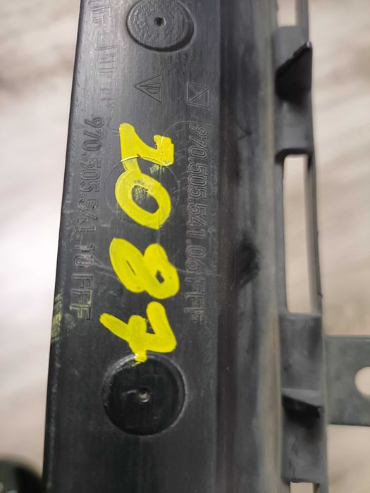 Porsche Panamera 970 Lift Środkowa kratka zderzaka