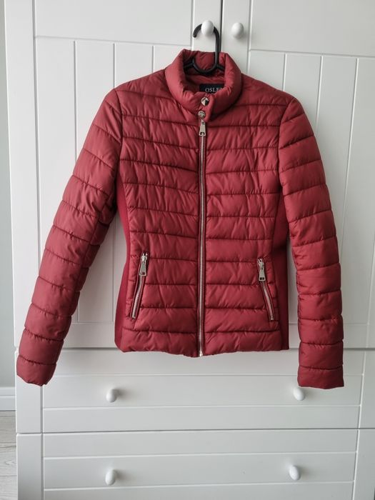 Pikowana bordowa kurtka