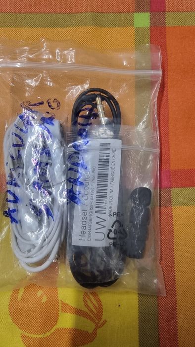 Auriculares com Fio SAMSUNG, NOKIA, LG, Novos por estrear
