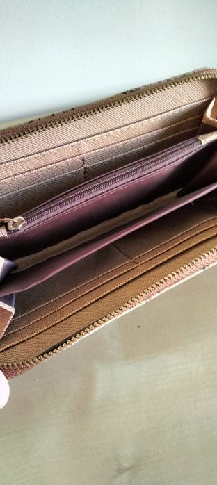 Duas carteiras em bom estado e baratas