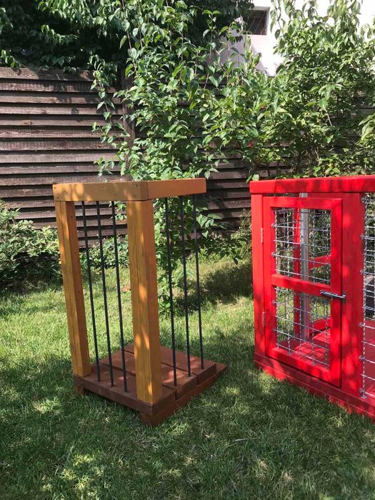 Клітка для великих собак з масиву дерева