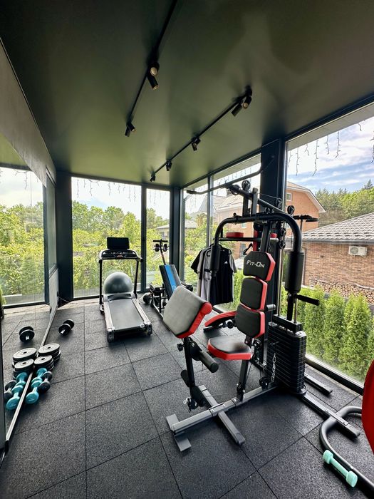 Повністю АВТОНОМНИЙ Дизайнерський будинок в закритому КМ біля Києва !