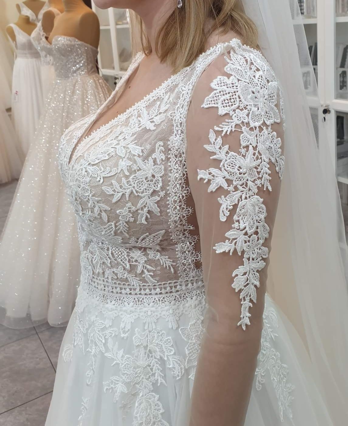 Suknia ślubna rozmiar M, szyta na osobę 155 cm + 10 cm szpilka