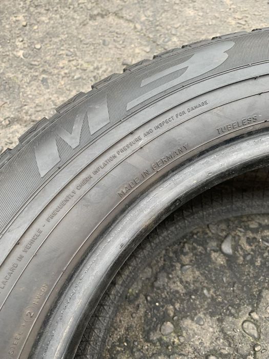 Шини 225/60 R16 пара Dunlop  зима 6,9мм