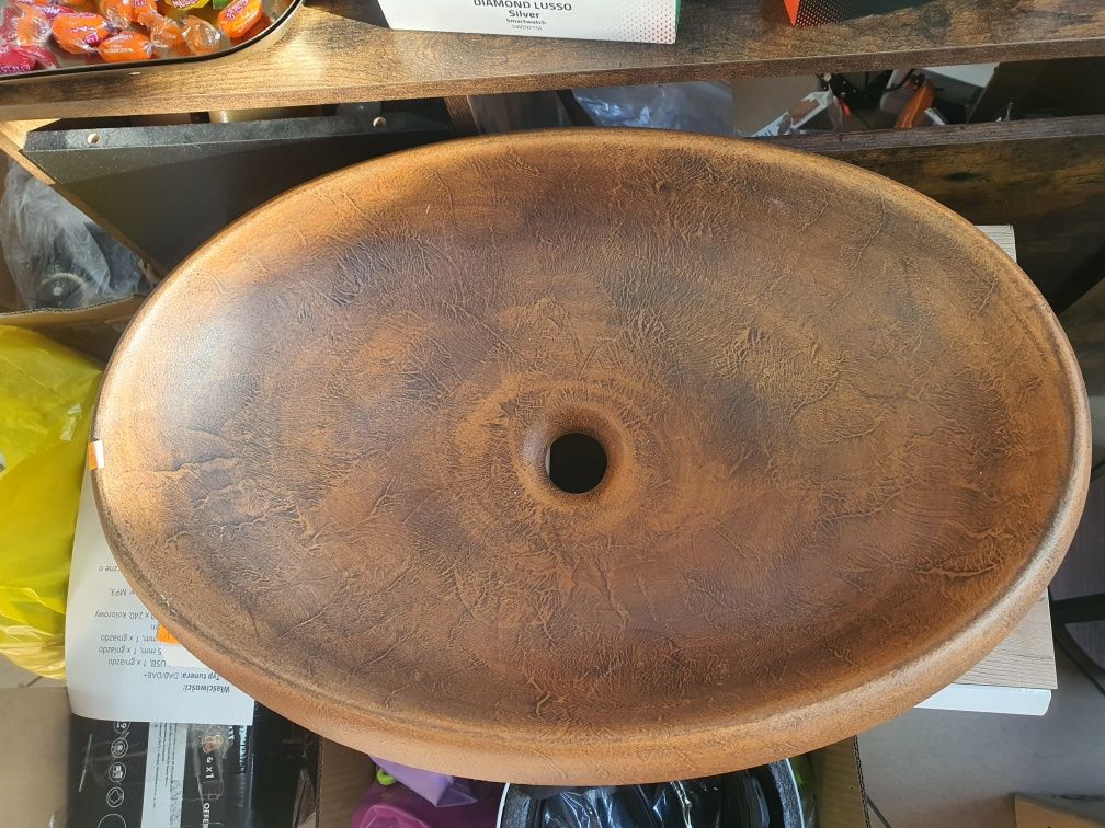 Umywalka nablatowa ceramiczna