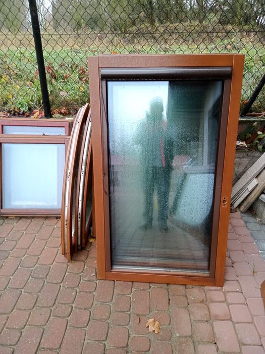 Sprzedam skrzydła okienne drewniane z Włoszczowy, z porządnymi okuciam