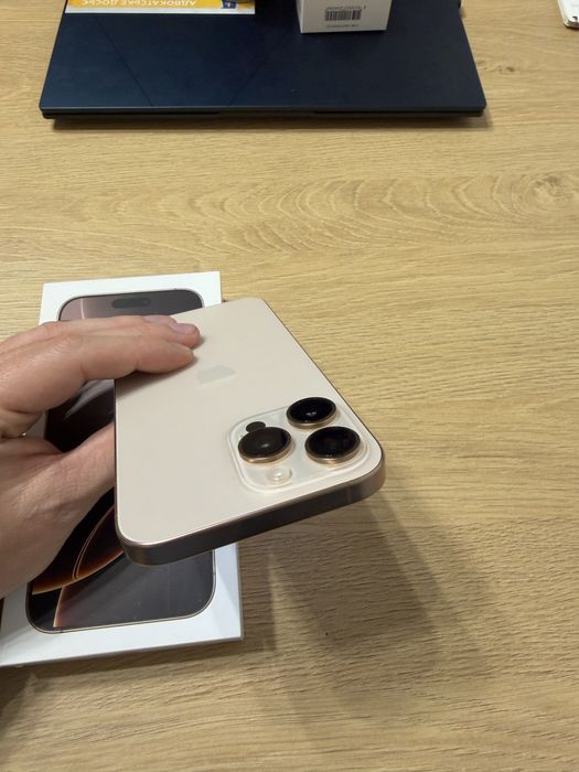 Iphone 16 pro max desert titanium