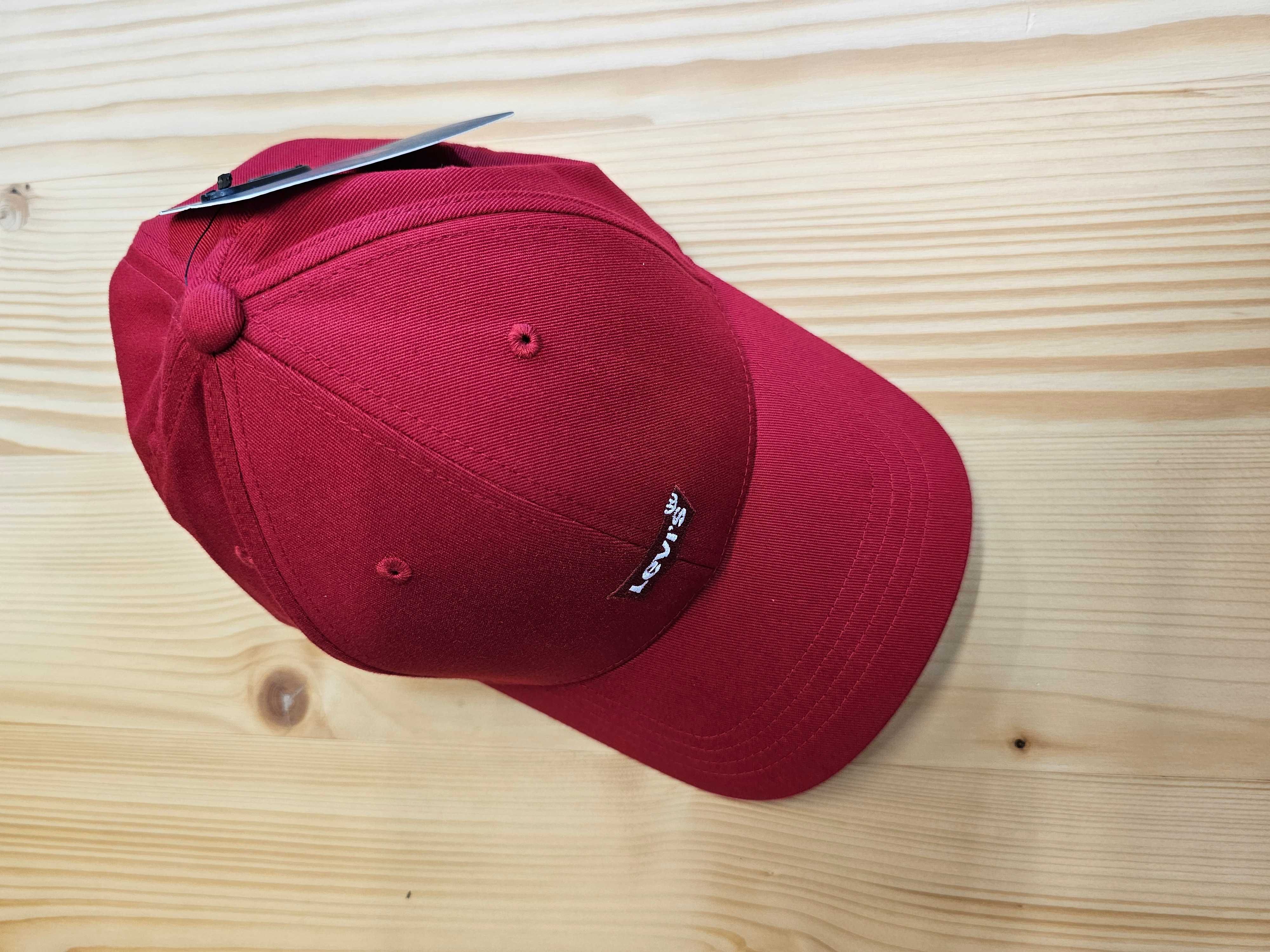 Czapka z daszkiem Levi's z haftowanym logo kolor czerwony baseball