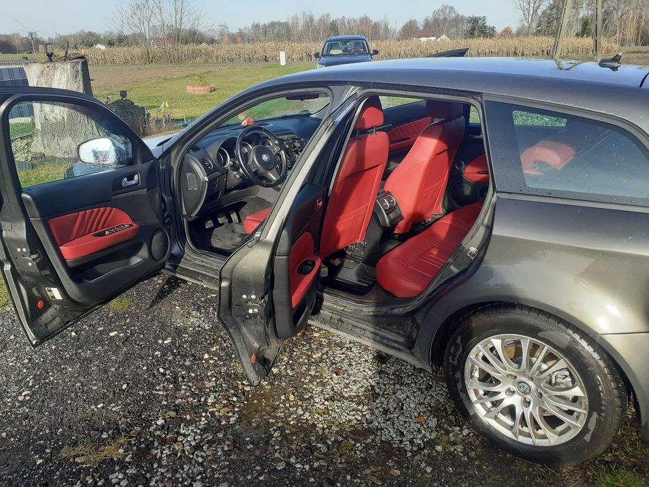Samochód osobowy Alfa Romeo 159 1,9 JTDm 8v sportwagon (939)