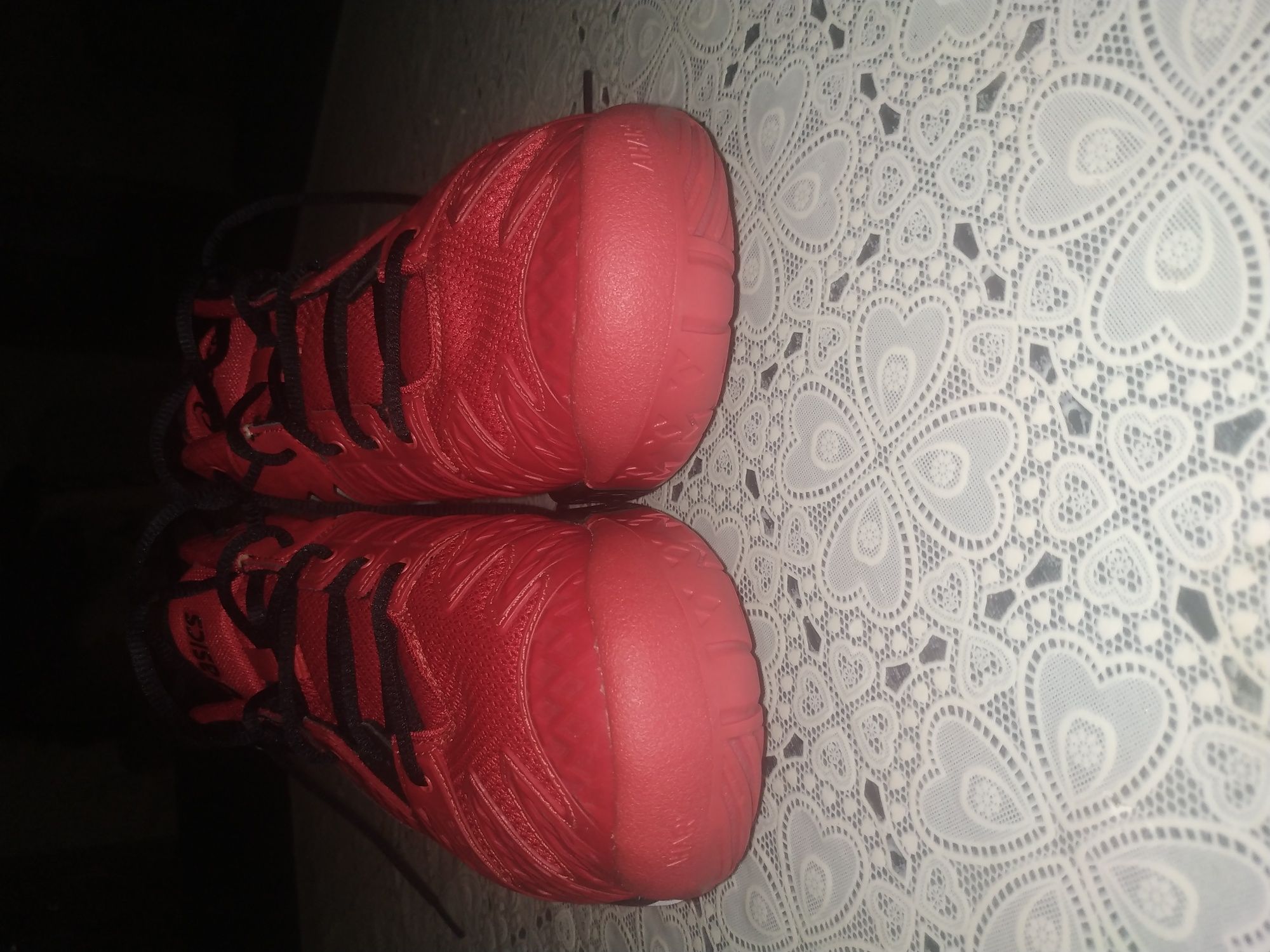 Кроссовки Asics.