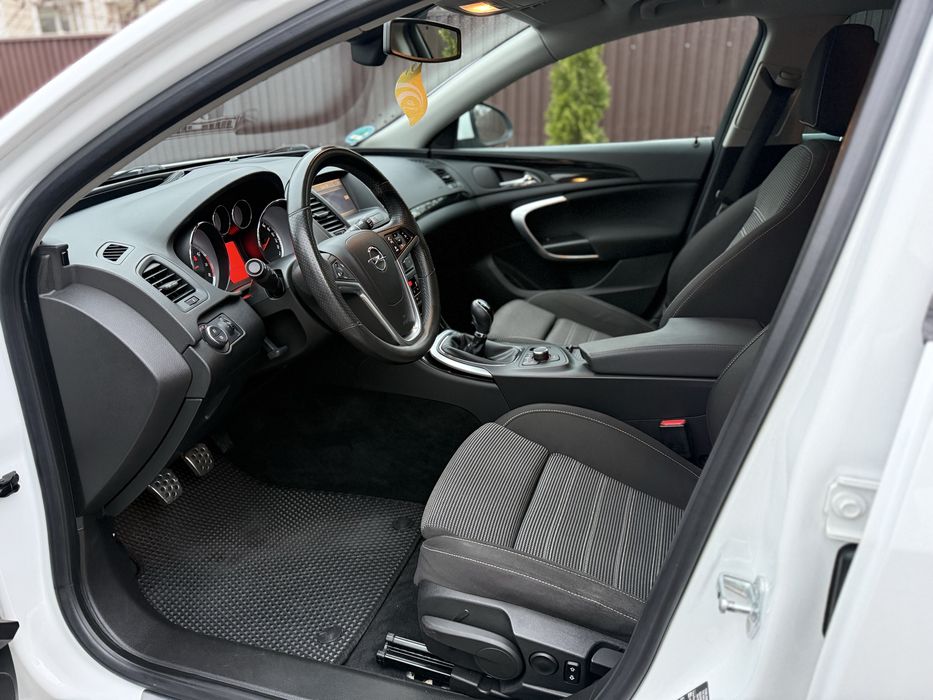 Розмитнений Opel Insignia з Німеччини