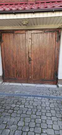 Brama garażowa. Drewniana