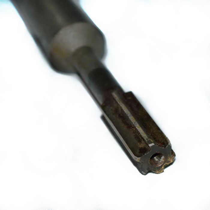 Rozwiertak maszynowy prosty HSS 15 mm. H9. Chwyt stożkowym Morse'a 3.