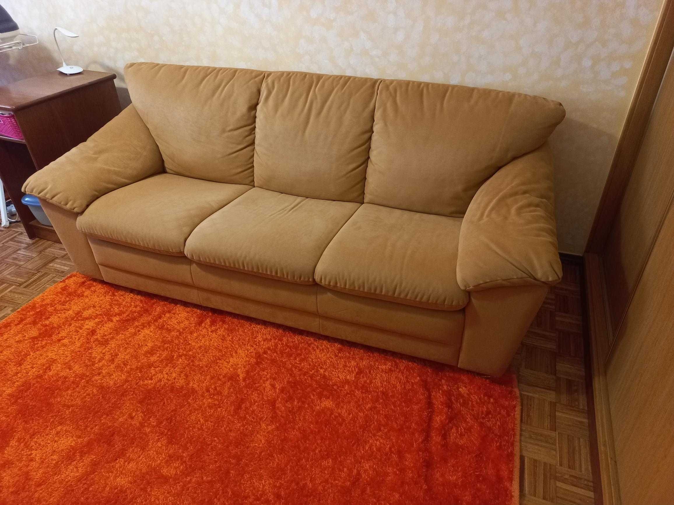 Conjunto Sofás 3 + 2 Lugares Camel em Excelente Estado