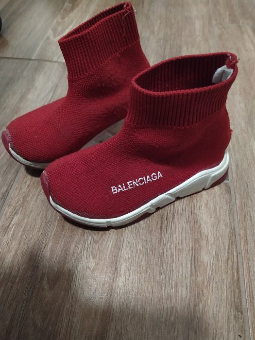 Buty dziecięce, sportowe ze skarpetą