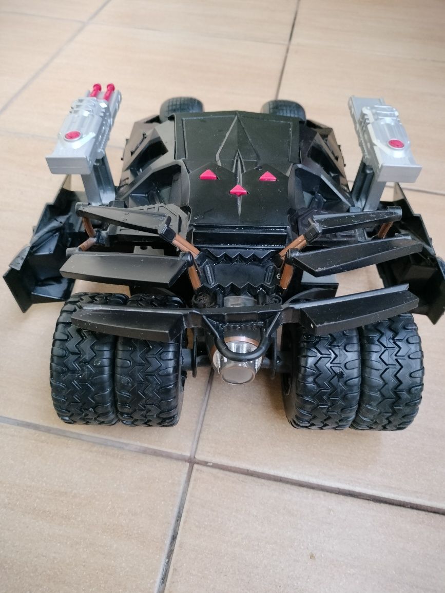 Batmobile auto batmana the dark knight