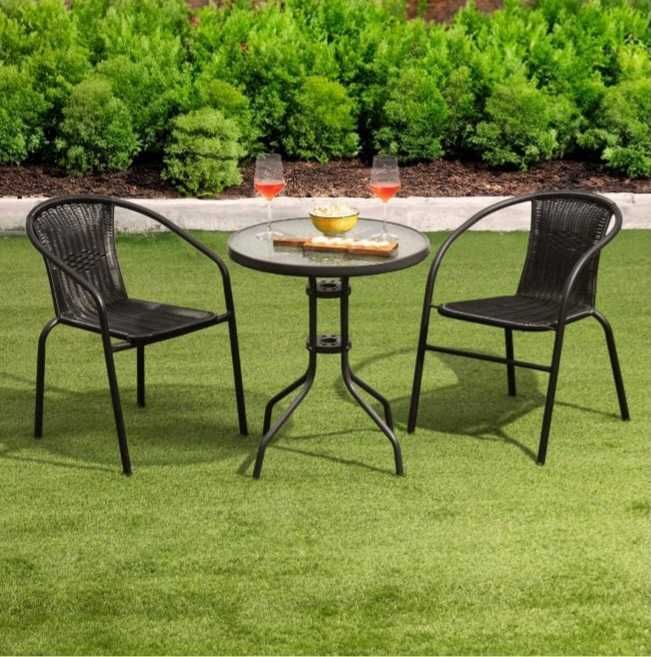 Mesa de jardim com duas cadeiras