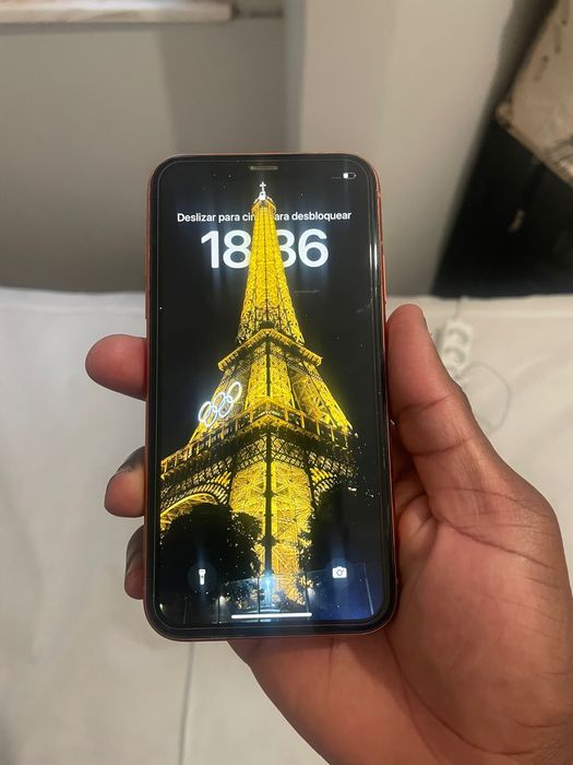 Vendo IPhone XR em bom estado