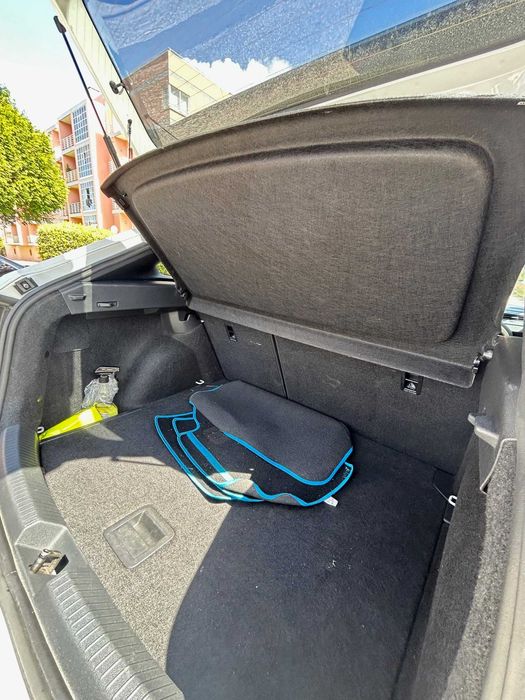 VW Taigo TOP, como novo, com tecto de abrir e muitos diferenciais.