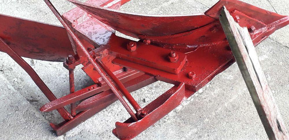 arrancador de batatas e charrua para trator pasquali