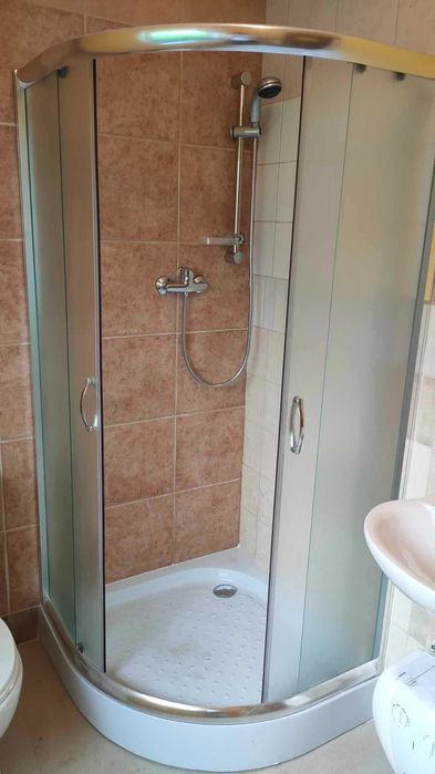 Nowa kabina prysznicowa z brodzikiem półokrągła 90x90 i 80x80