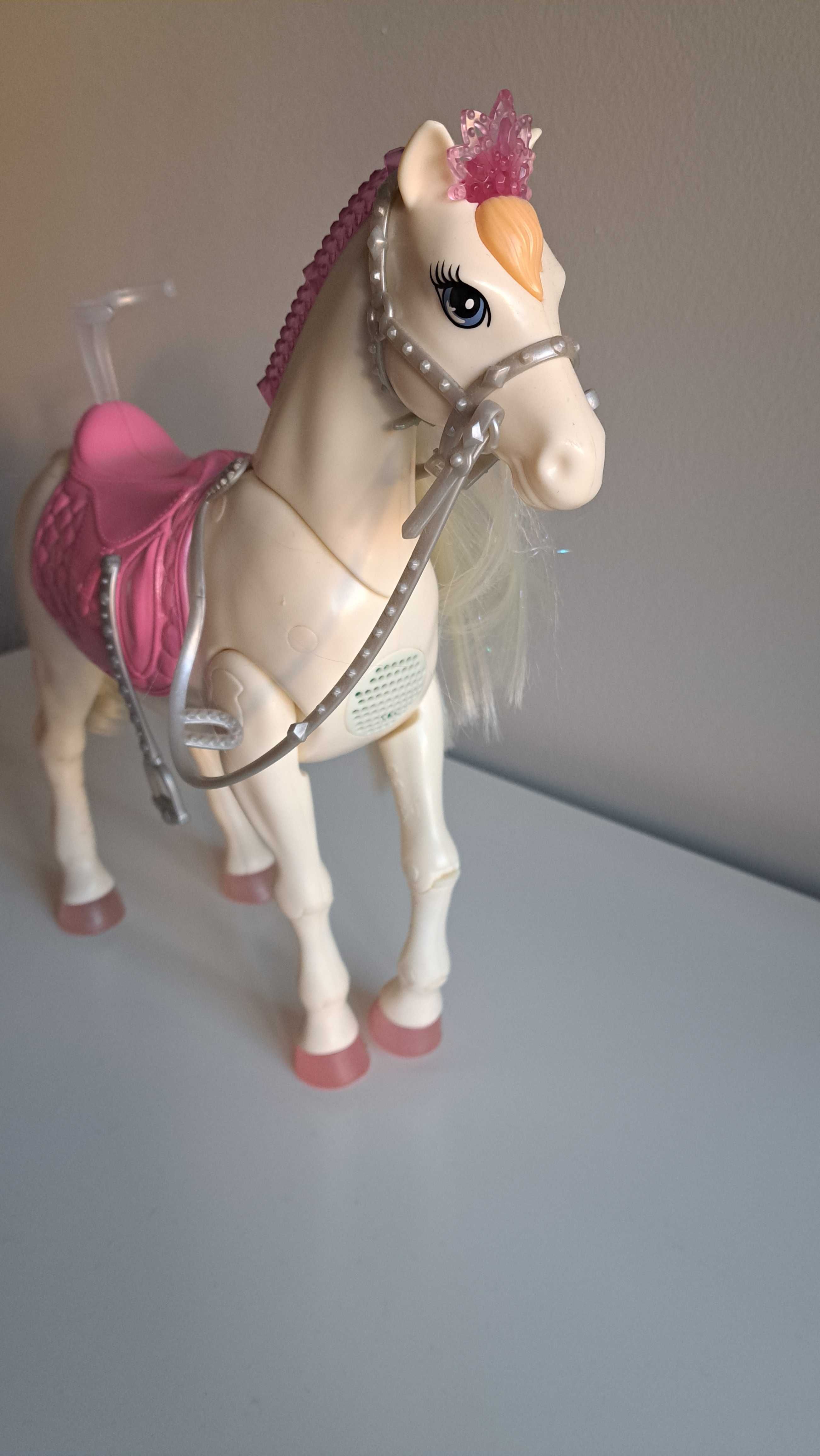 Cavalo interativo Barbie