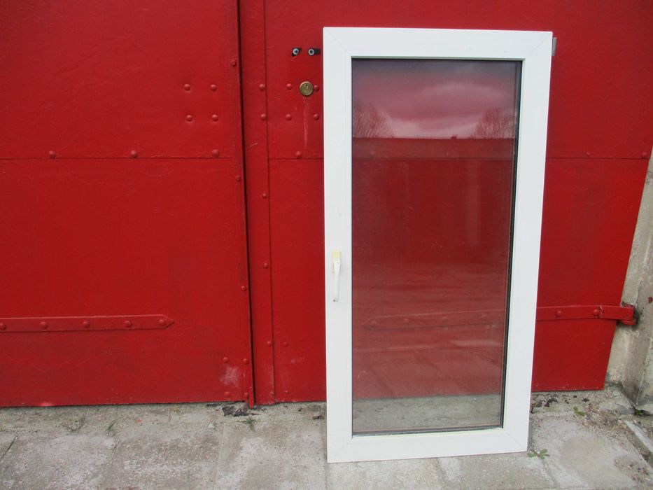 Okna  ścienne plastikowe - cena za 1-dną szt.