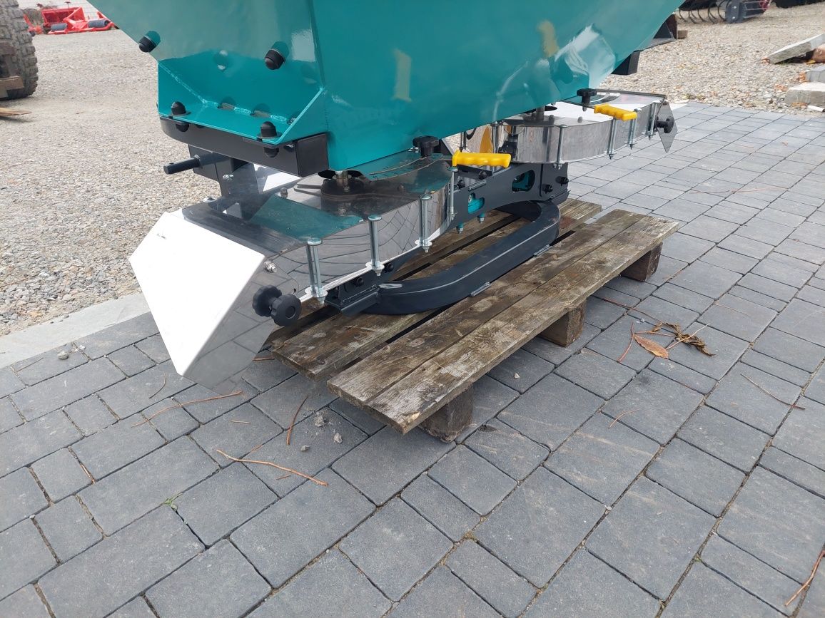 Rozsiewacz nawozowy sadowniczy D-POL 600 - 2200 Promar Altro