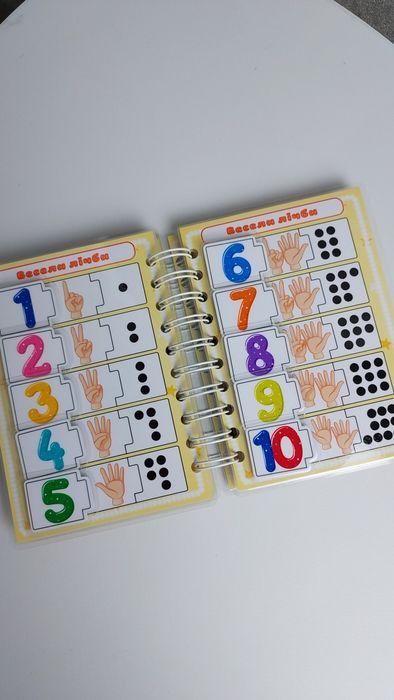 Розвиваюча книга на ліпучках Міні ґратко Тварини Овочі Фрукти Кольори