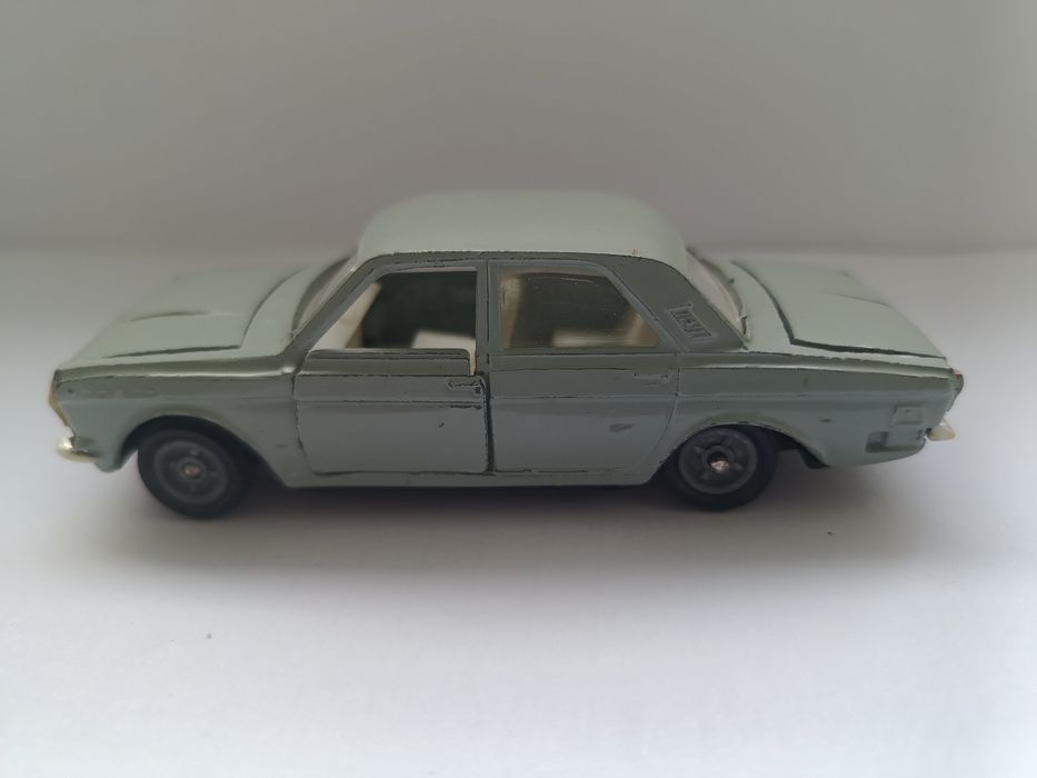 Модель машины Волга М24-01, масштаб 1/43