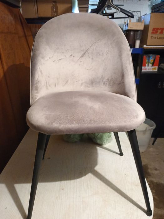 Dwa krzesła używane